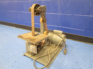lot 8 image: Rockwell Belt Sander