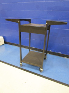 lot 20 image: Projector Cart 20x39x39