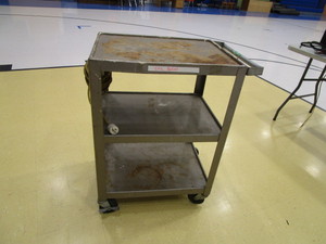 lot 21 image: AV Cart 18x24x34