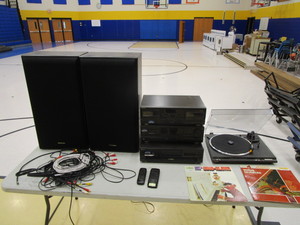 lot 22 image: Technics Stereo Equipment