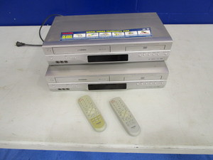 lot 36 image: (2) Toshiba DVDVCR Players