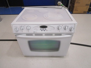 lot 78 image: Maytag Elite Electric Stove