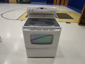 lot 82 image: Maytag Elite Electric Stove