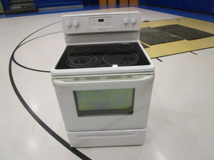 lot 85 image: Frigidaire Electric Stove