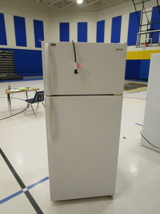 lot 96 image: Kelvinator 28 RefrigeratorFreezer