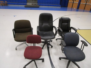 lot 116 image: (5) Office Chairs