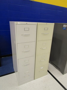 lot 142 image: (2) Hon 4 Drawer File Cabinets