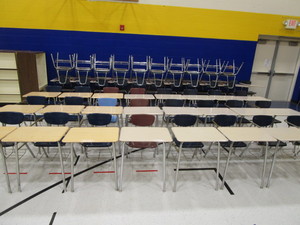 lot 150 image: (24) Student DeskChairs 18 Seat Height