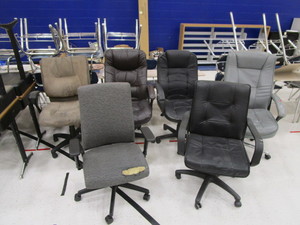 lot 152 image: (6) Office Chairs