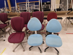lot 154 image: (6) Office Chairs