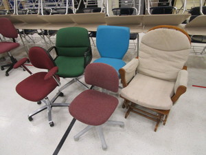 lot 155 image: (4) Office Chairs & Rocking Chair