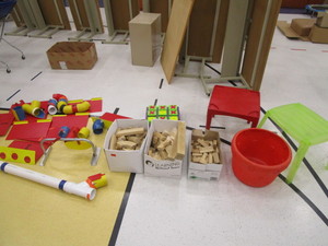 lot 190 image: Mini Golf Items, Toss Across Game, Building Blocks, Activity Tables