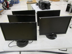 lot 233 image: (5) 19 Monitors (3) Acer (2) AOC