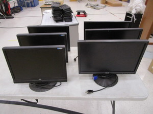 lot 234 image: (6) Monitors (3) Asus 19 (3) 17 AOC