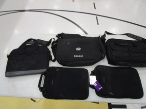 lot 262 image: (5) Laptop Bags
