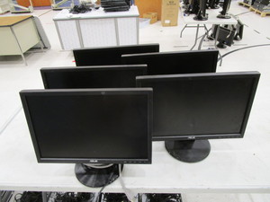 lot 227 image: (5) Asus 19 Monitors
