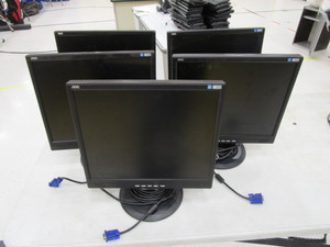 lot 230 image: (5) AOC 17 Monitors