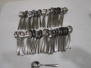 lot 376 image: (100) Soup Spoons