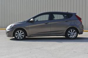 2013 Hyundai Accent SE Hatchback