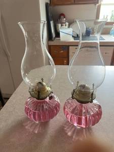 lot 3 image: Lanterns