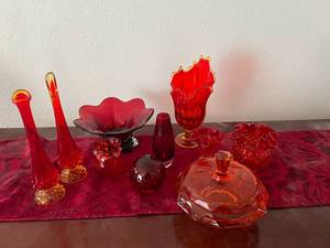 lot 20 image: Red Glass