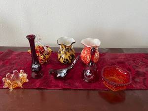 lot 27 image: Decorative Glass