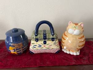 lot 29 image: Cookie Jars