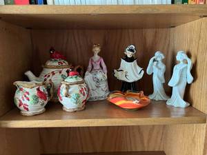 lot 31 image: Shelf of Collectibles