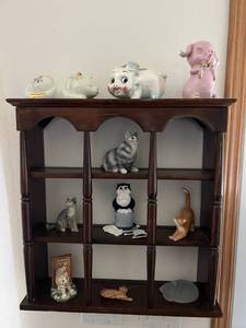 lot 55 image: Display Shelving & Contents