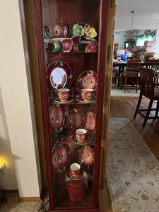 lot 61 image: Apple Theme Kitchen Lot