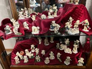 lot 63 image: Boyds Bears & Friends - 48 Total