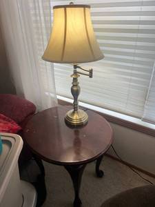 lot 74 image: Pair of End Tables & Lamps