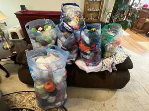 lot 82 image: Yarn & Crochet Lot