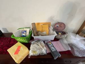 lot 102 image: Buttons, Sewing Items & Shipping Supplies