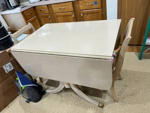 lot 110 image: Table with Drop Down Sides & 3 Chairs