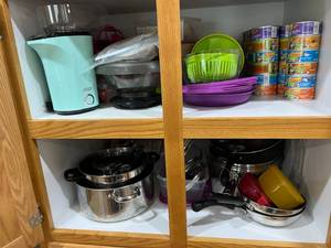lot 117 image: Everything in Cabinet