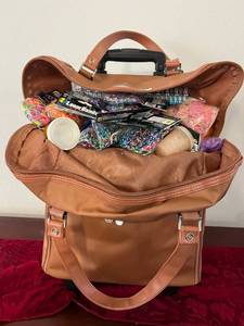 lot 157 image: Suitcase Full of Loom Bands