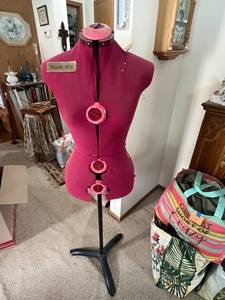 lot 193 image: Kwik-Fit Mannequin