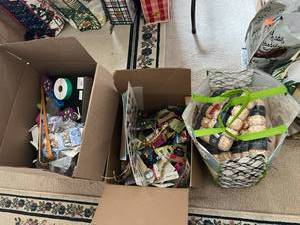 lot 194 image: Craft Supplies - Mostly New