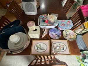 lot 205 image: Home Decor Lot