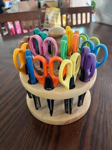 lot 212 image: Crafting Scissors On Rotating Rack