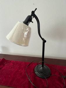 lot 222 image: Adjustable Desk Lamp