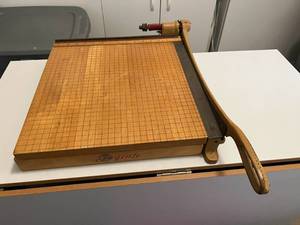 lot 238 image: Vintage Paper Cutter