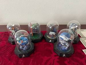 lot 285 image: Star Trek Franklin Mint Domed Sculptures - 6 Different With COA