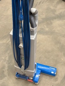 lot 22 image: Windsor VersaMatic Commercial Dual-Motor Floor Vacuum