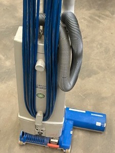lot 23 image: Windsor VersaMatic Commercial Dual-Motor Floor Vacuum