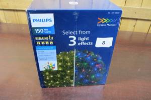 lot 8 image: PHILIPS 150 NET LIGHTS COLOR CHANGING LED 4 X 6 FT