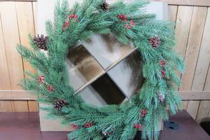 lot 12 image: Realistic Pine Wreath w Pinecones & Red Berries 28 x 28 x 8