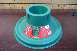 lot 15 image: The Ultimate Christmas Tree Stand - Holds Up To 8 Live Trees