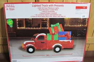 lot 21 image: 36 Lighted Truck With Presents - 50 Lights